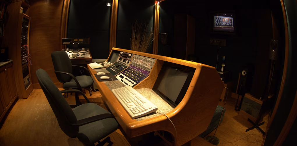 Mastering suite control room with console and outboard. Photo Metalworks Studios, CC BY-SA 3.0