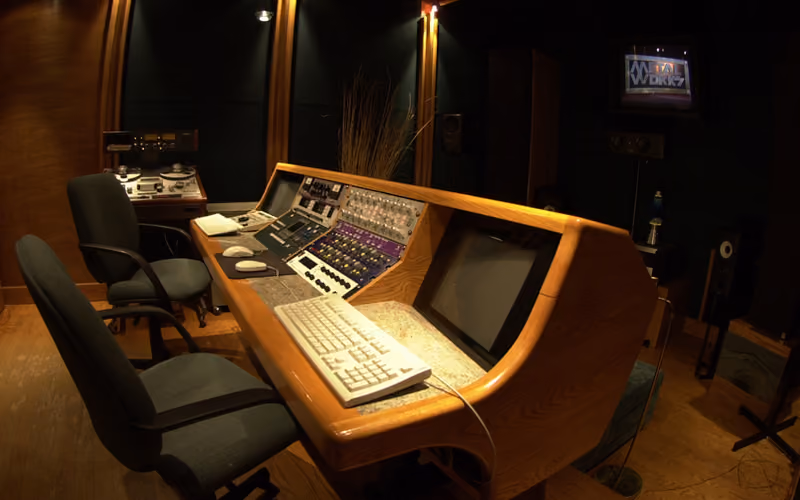 Mastering suite control room with console and outboard. Photo Metalworks Studios, CC BY-SA 3.0