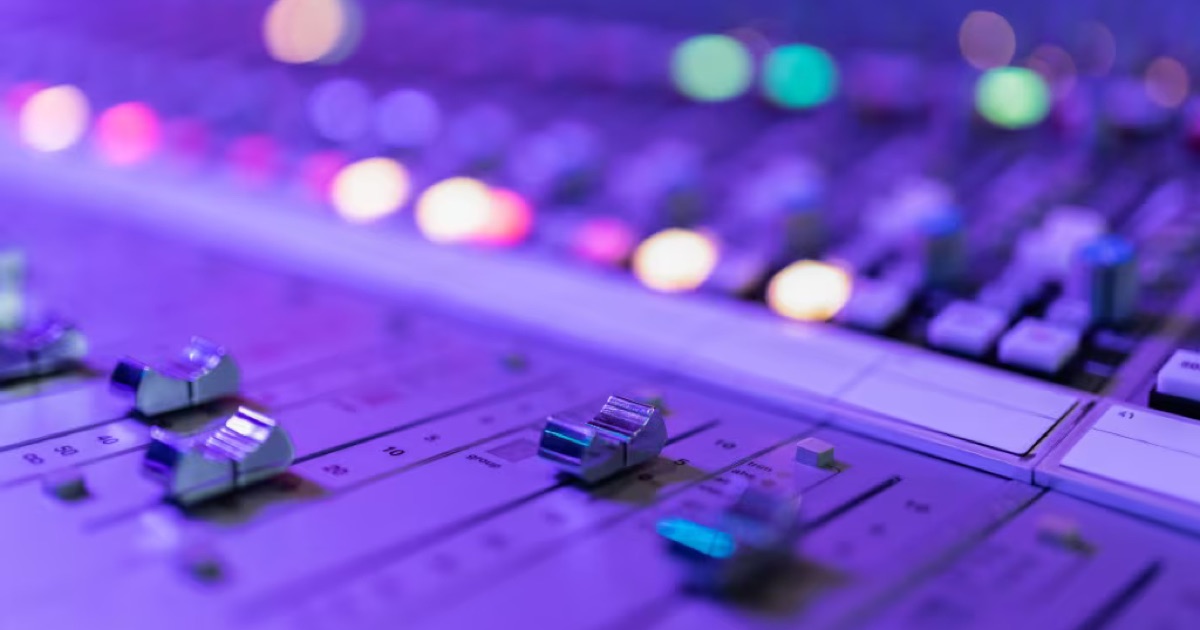 Free Tape DSP Pack — Machine (tape saturation), Compressor (tape-style glue), and Echo (tape delay). VST3/AU/LV2 for Windows, macOS, and Linux. One installer, no account required.